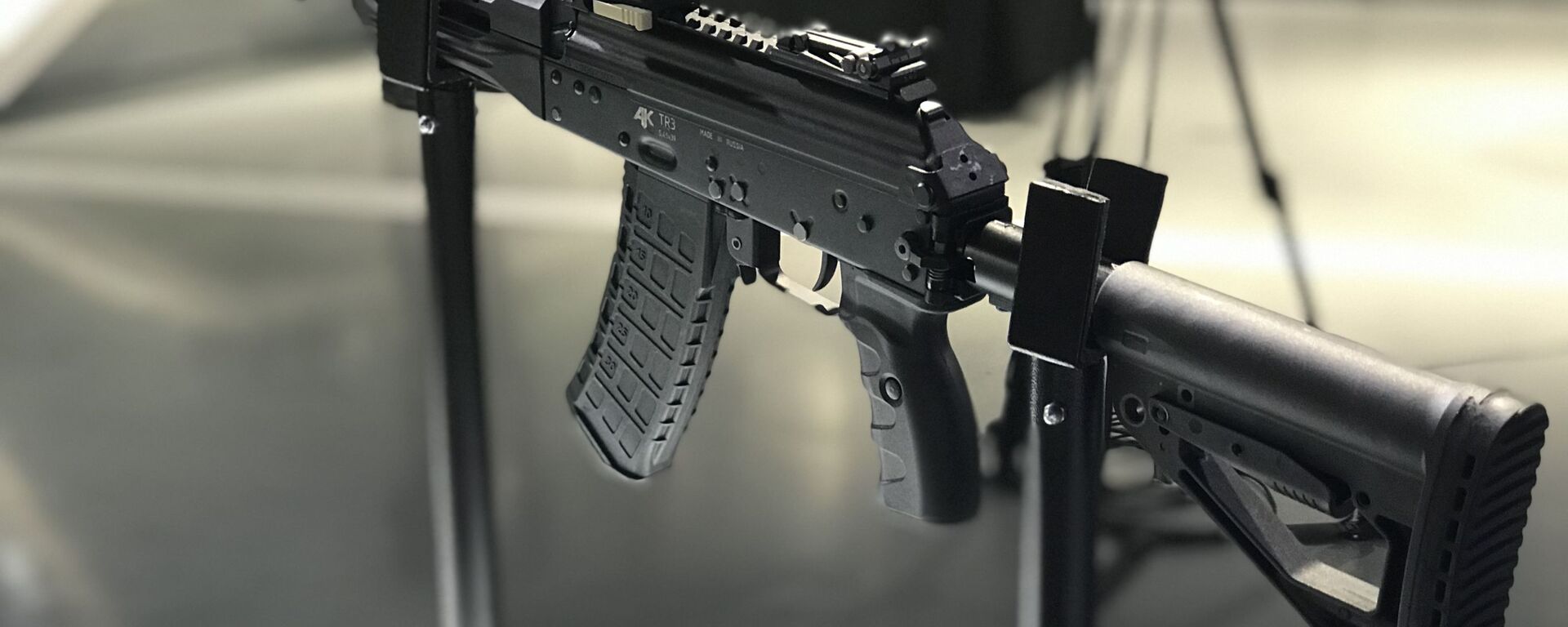 Automatska puška AK TR3, koja predstavlja civilnu verziju automata AK-12 koji koriste jedinice kopnene vojske Oružanih snaga Rusije. - Sputnik Srbija, 1920, 09.09.2021
