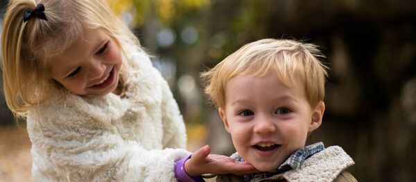 Brat i sestra - Sputnik Srbija