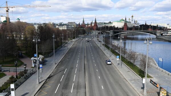 Улица у Москви за време самоизолације грађана због пандемије вируса корона - Sputnik Србија