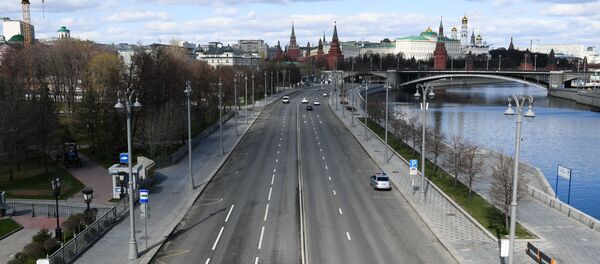 Улица у Москви за време самоизолације грађана због пандемије вируса корона Улица у Москви за време самоизолације грађана због пандемије вируса корона - Sputnik Србија