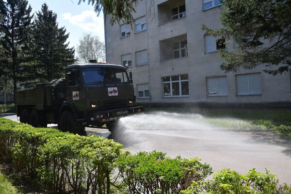 Ruski timovi dezinfikovali 26 medicinskih objekata u pet gradova Srbije /foto, video/ - Sputnik Srbija