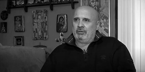 Библијска сцена: Сто хиљада Срба напушта завичај, међу њима је био и хирург кога је убила корона Библијска сцена: Сто хиљада Срба напушта завичај, међу њима је био и хирург кога је убила корона - Sputnik Србија