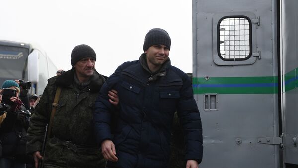 Razmena zarobljenika između DNR i Kijeva u predgrađu grada Gorlovka u Donjeckoj oblasti - Sputnik Srbija