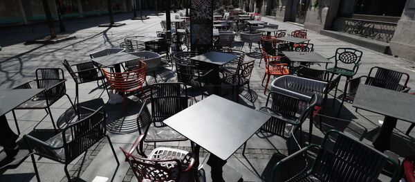 Празна башта кафића у Београду - Sputnik Србија