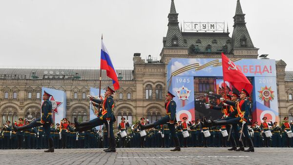 Почасна гарда Русије на Паради победе на Црвеном тргу у Москви - Sputnik Србија