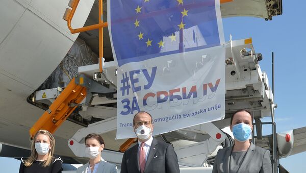 Авион ЕУ који је допремио хуманитарну помоћ за Србију. - Sputnik Србија