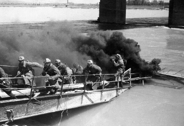 Пад Беча отворио је црвеноармејцима врата Берлина Пад Беча отворио је црвеноармејцима врата Берлина - Sputnik Србија