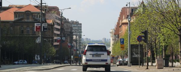 Полиција патролира Немањином у току полицијског часа Полиција патролира Немањином у току полицијског часа - Sputnik Србија
