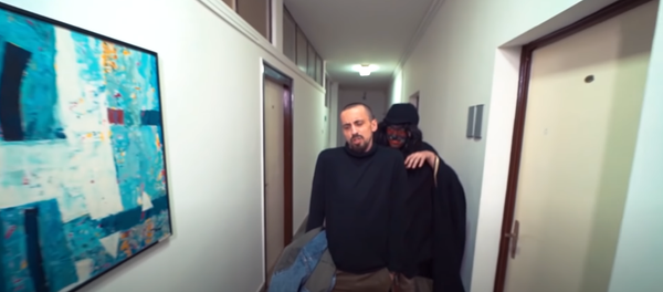 Седи кући и сави се - Sputnik Србија