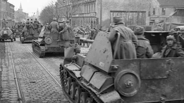 Sovjetske trupe ulaze u Beč nakon što su oslobodile grad od nacističkih snaga (arhiva) - Sputnik Srbija