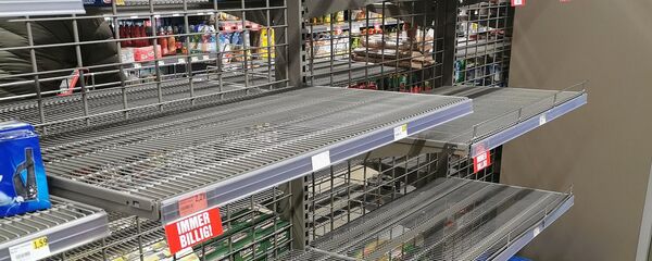 Празни рафови у супермаркету - Sputnik Србија