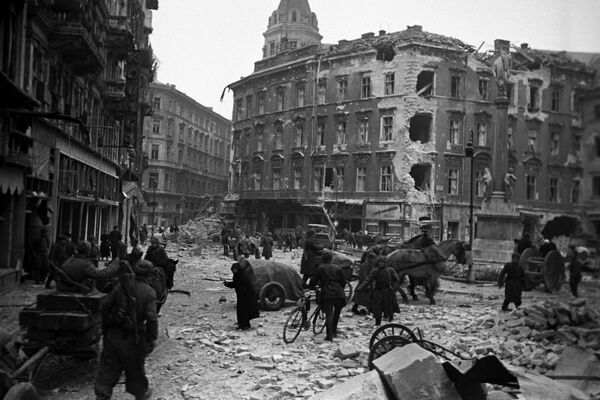 Будимпешта ослобођена од нациста (13. фебруар 1945. године). - Sputnik Србија