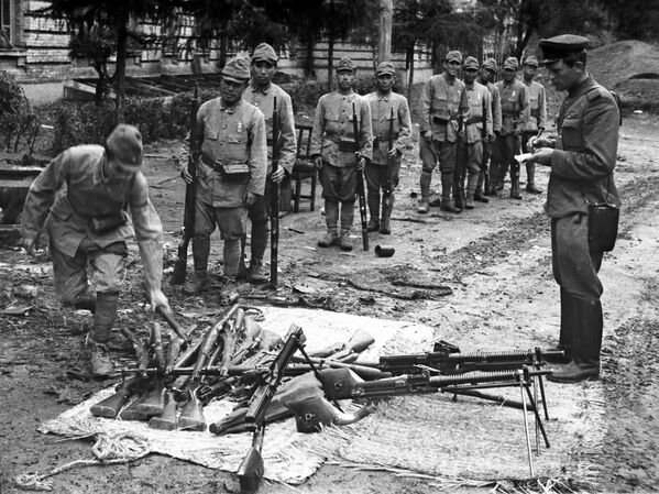 Пораз империјалистичког Јапана. Предаја трупа Квантунг војске након Манџуријске операције (20. август 1945. године). - Sputnik Србија