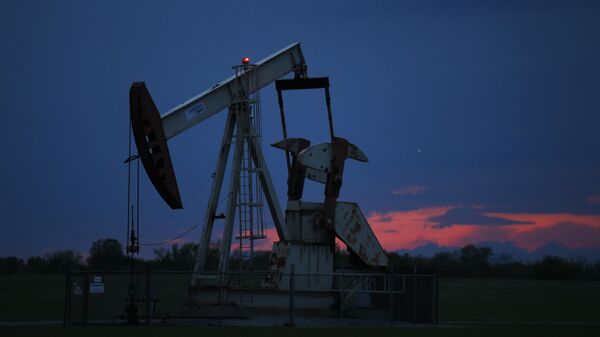 Naftna pumpa na nalazištu u Oklahomi - Sputnik Srbija