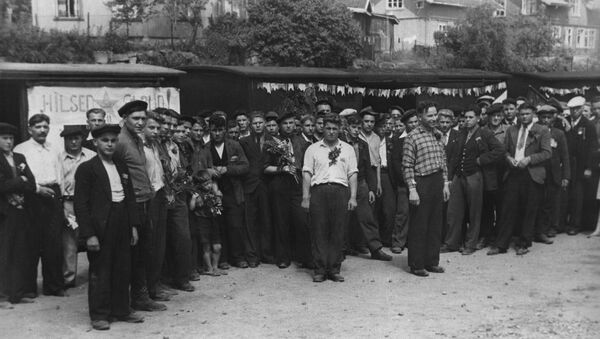 Совјетски ратни заробљеници пред повратак у домовину на станици у близини Осла на крају Другог светског рата - Sputnik Србија