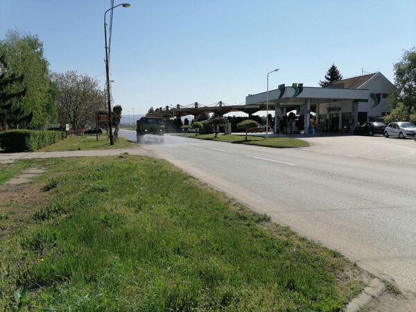 Srpsko-ruska borba protiv virusa: Dezinfikovani „Čair“, Paraćin, Ćuprija... /foto, video/ Srpsko-ruska borba protiv virusa: Dezinfikovani „Čair“, Paraćin, Ćuprija... /foto, video/ - Sputnik Srbija