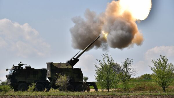 Opitno gađanje iz samohodne top-haubice 155 mm NORA-B52 M15, projektil dometa 40 kilometara - Sputnik Srbija