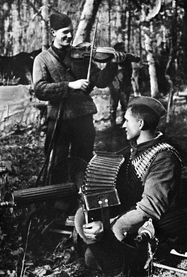 „Rusi su pili do mraka”: Istočni Nemac o svom susretu s crvenoarmejcima 1945. godine „Rusi su pili do mraka”: Istočni Nemac o svom susretu s crvenoarmejcima 1945. godine - Sputnik Srbija