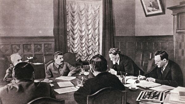 Sovjetski lider Josif Staljin na sastanku sa visokom komandom SSSR-a - Sputnik Srbija