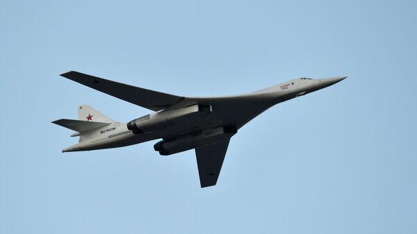 Avion bombarder nosač raketa Tu-160 Vladimir Sudec Vazdušno-kosmičkih snaga Rusije - Sputnik Srbija