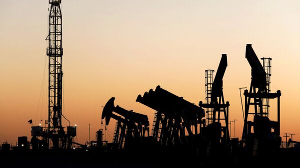 Нафтне платформе на налазишту нафте у Тексасу - Sputnik Србија