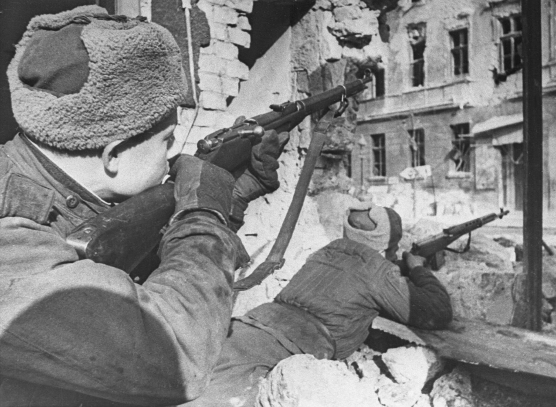 Sovjetski vojnici oslobađaju Budimpeštu, Drugi svetski rat - Sputnik Srbija, 1920, 01.09.2023