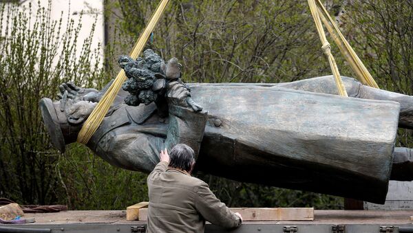 Уклањање споменика маршалу Коњеву у Прагу - Sputnik Србија