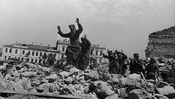  Nemački vojnici se predaju u Sevastopolju - Sputnik Srbija