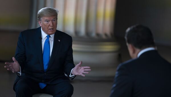 Američki predsednik Donald Tramp tokom intervjua za televiziju Foks njuz - Sputnik Srbija