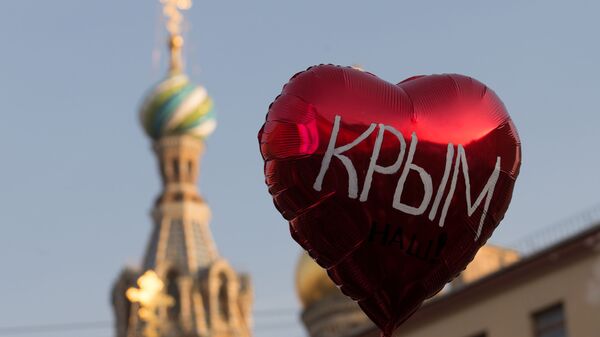 Балон на коме пише Крим на прослави уједињења полуострва и Севастопоља са Русијом - Sputnik Србија