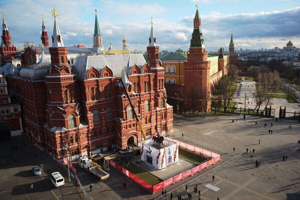 Мигови, кинжали, тупољеви, сухоји... Спектакл изнад Црвеног трга за Дан победе /видео/ Мигови, кинжали, тупољеви, сухоји... Спектакл изнад Црвеног трга за Дан победе /видео/ - Sputnik Србија