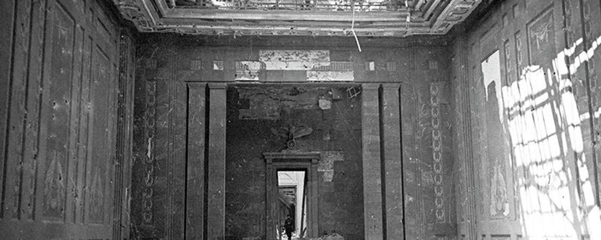 Ulaz u nadzemni deo Firerovog bunkera iz pravca dvorišta Carske kancelarije - Sputnik Srbija, 1920, 06.11.2020