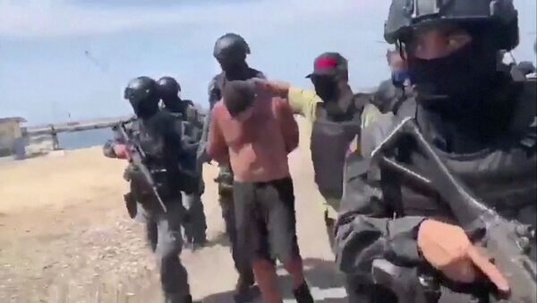 Pripadnici vojske Venecuele privode plaćenike koji su pokušali da izvrše invaziju - Sputnik Srbija