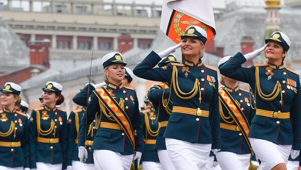 Военнослужащие во время парада на Красной площади - Sputnik Србија