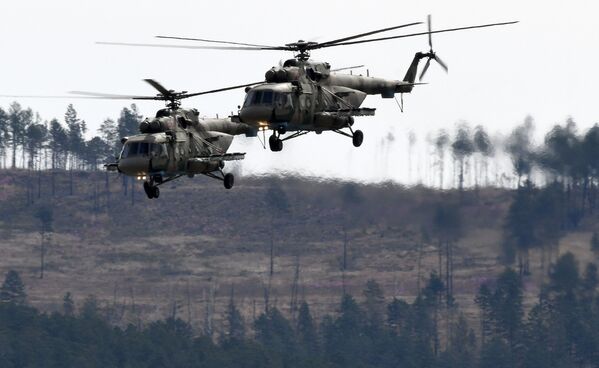 Višenamenski helikopteri Mi-8 na vazdušnoj paradi povodom Dana pobede u Čiti - Sputnik Srbija