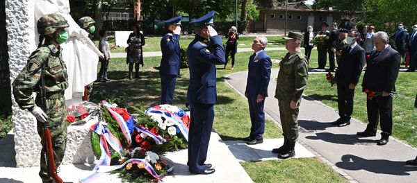 Polaganje venaca na Spomenik oslobodiocima Beograda Polaganje venaca na Spomenik oslobodiocima Beograda - Sputnik Srbija