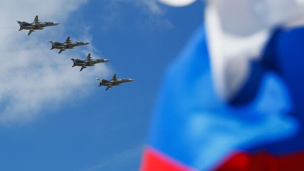 Бомбардери Су-24 на ваздушној паради поводом Дана победе у Калињинграду. - Sputnik Србија