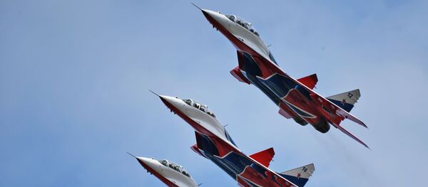 Акробатска група „Стрижи“ у ловцима МиГ-29 на авио-спектаклу у част Дана победе на аеродрому Кубинка Акробатска група „Стрижи“ у ловцима МиГ-29 на авио-спектаклу у част Дана победе на аеродрому Кубинка - Sputnik Србија
