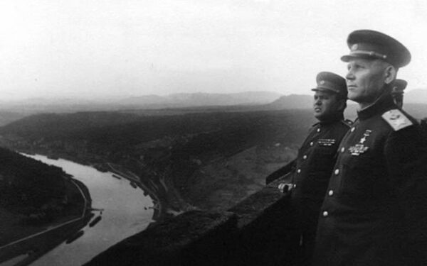 Retke fotografije sovjetskih komandanata u proleće 1945. /foto/ Retke fotografije sovjetskih komandanata u proleće 1945. /foto/ - Sputnik Srbija
