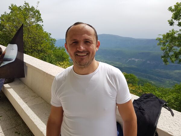 Три патроле до Острога: Репортер Спутњика с вјерницима уочи Светог Василија /фото/ Три патроле до Острога: Репортер Спутњика с вјерницима уочи Светог Василија /фото/ - Sputnik Србија