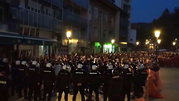 Kordon policije pred narodom u Pljevljima, Crna Gora - Sputnik Srbija