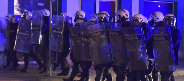 Кордон полиције у Никшићу, 13. маја, Црна Гора Кордон полиције у Никшићу, 13. маја, Црна Гора - Sputnik Србија