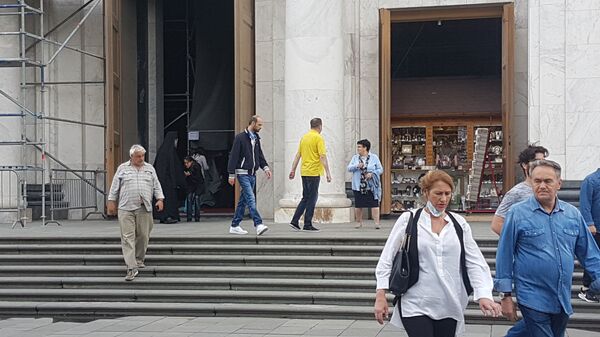 Moleban podrške sveštenicima uhapšenim u Crnoj Gori u Hramu Svetog Save /video/ - Sputnik Srbija