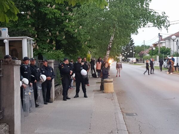 Никшићки активиста за Спутњик: Остаје само да ухапсе Светог Василија /фото/ Никшићки активиста за Спутњик: Остаје само да ухапсе Светог Василија /фото/ - Sputnik Србија
