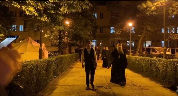 Vladika Joanikije napušta zgradu Centra bezbednosti - Sputnik Srbija