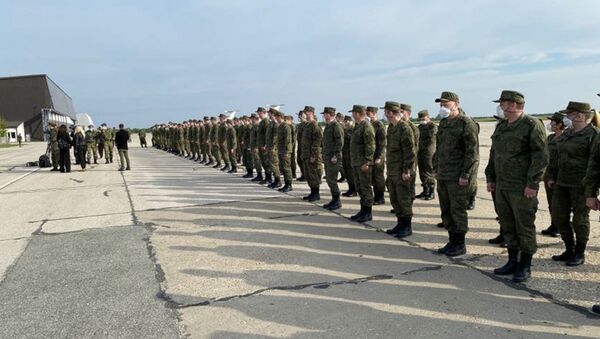 Ispraćaj ruskih vojnika na batajničkom aerodromu - Sputnik Srbija