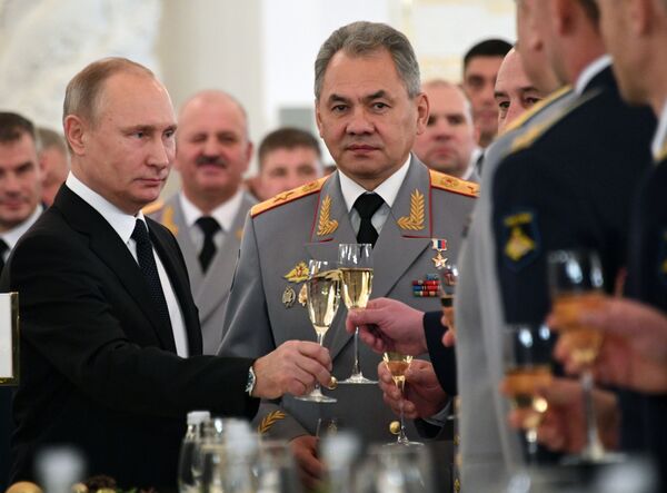 Sergej Šojgu — ministar odbrane i spasilac broj jedan Sergej Šojgu — ministar odbrane i spasilac broj jedan - Sputnik Srbija