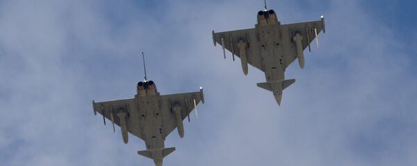 Два немачка борбена авиона „Јурофајтер тајфун“ Два немачка борбена авиона „Јурофајтер тајфун“ - Sputnik Србија