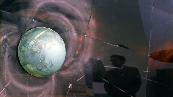 Дијаграм магнетних поља и радијациских појасева око Земље - Sputnik Србија