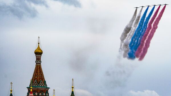 Јуришни авиони Су-25 током ваздушног дела Параде победе у Москви - Sputnik Србија
